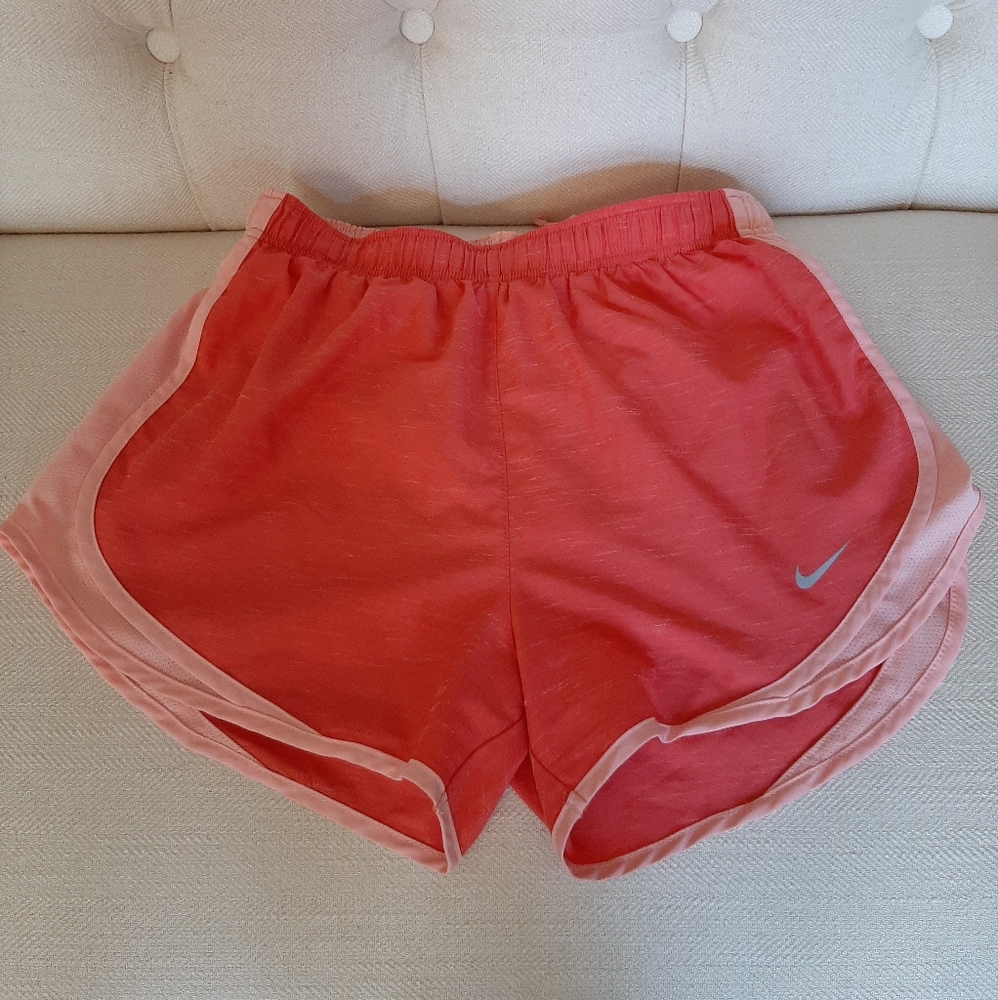 NWOT Nike peach/apricot Dri-fit shorts. Size M